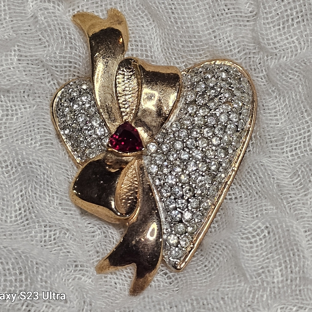 Vintage Signed ROMAN Heart Bow Red Clear Crystal Pave Brooch Pin Gold Love